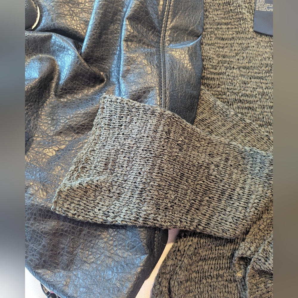 Dark green/Kaki Elegant Scoop Neck Knit Sweater with long Bell sleves XS fit S - Picture 8 of 8